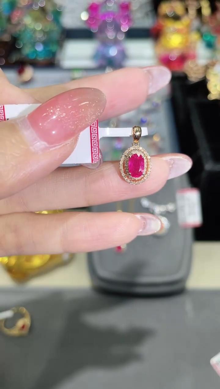 18K金镶嵌红宝石吊坠