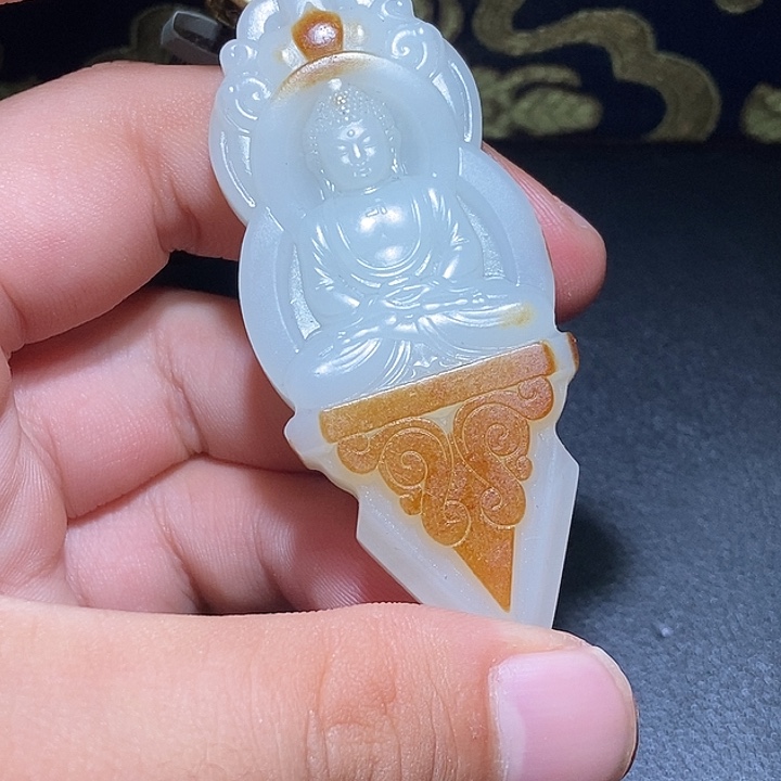 白***马和田玉未镶嵌颈饰CC