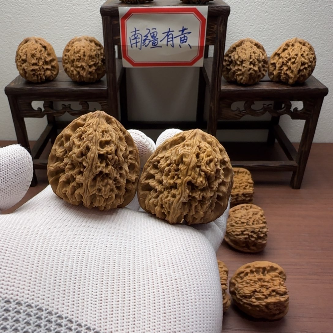 文玩核桃吊坠42三角炮弹