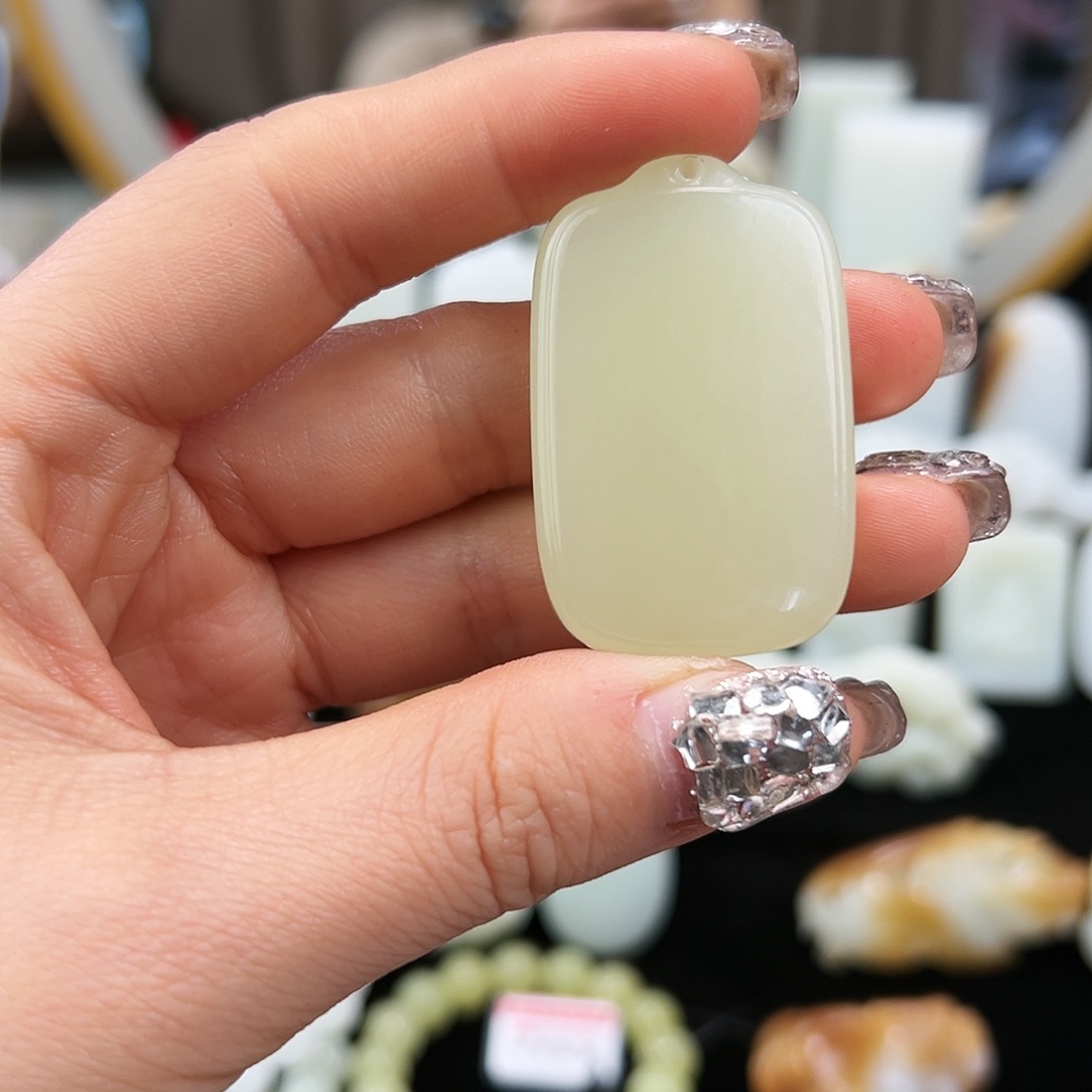 和田玉颈饰未镶嵌宝***叔