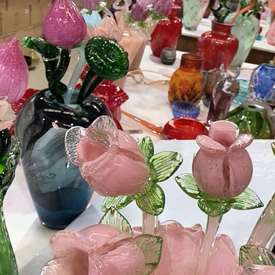 琉璃花瓶高45厘米宽9厘米