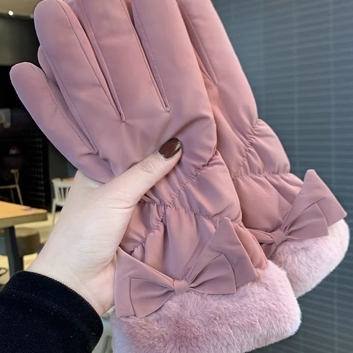 HUICHAO触屏手套冬季女加绒加厚防风寒毛绒滑雪骑行电动开