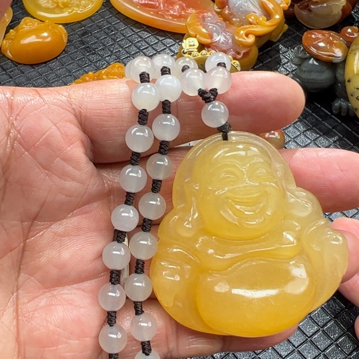 石英质玉（黄龙玉）颈饰未镶嵌