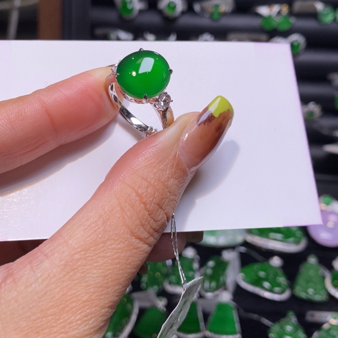 翡翠戒指22K金镶嵌蛋面戒指