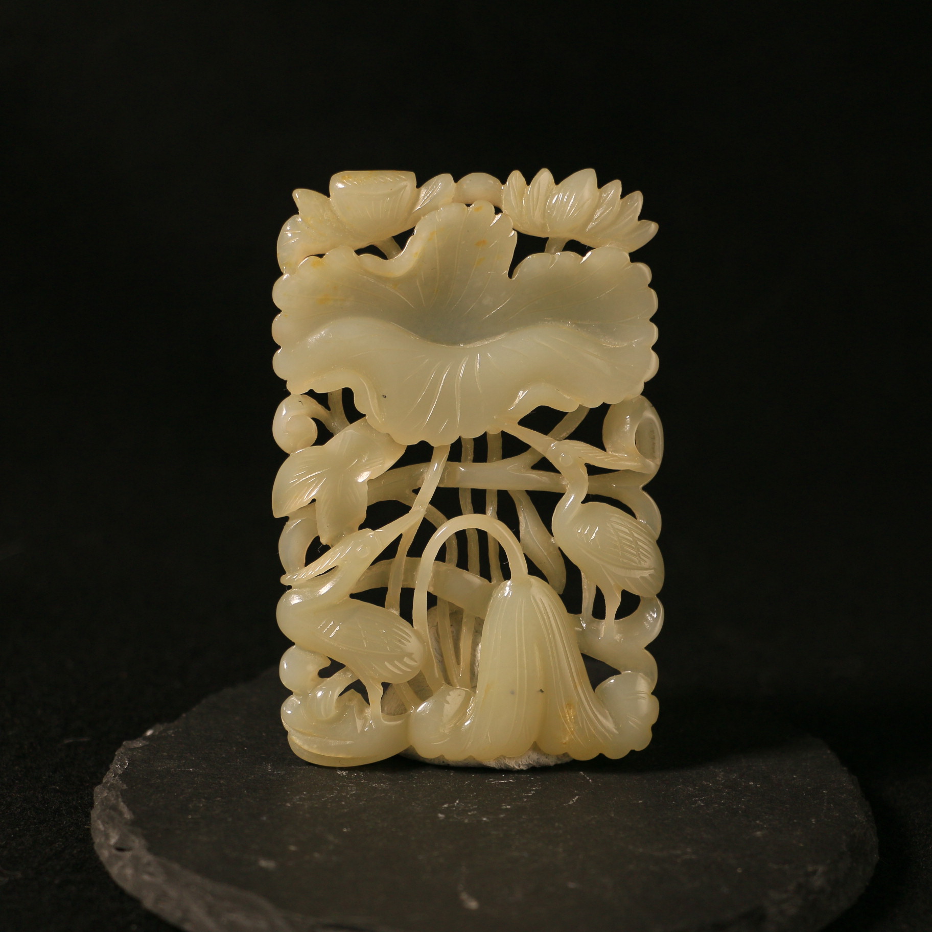 17F67清白玉镂空花草纹带板