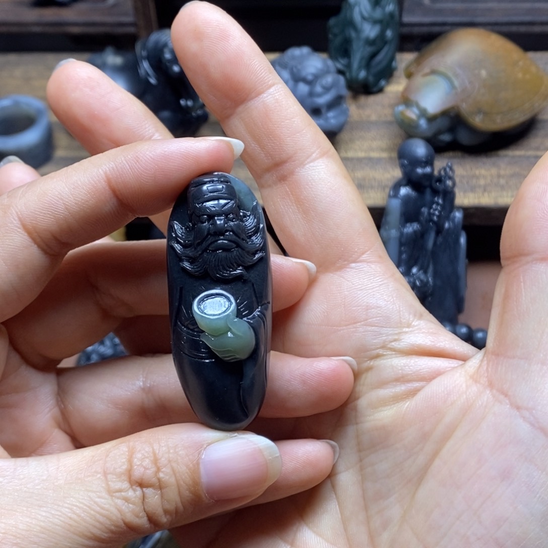 颈饰未镶嵌和田玉潇*