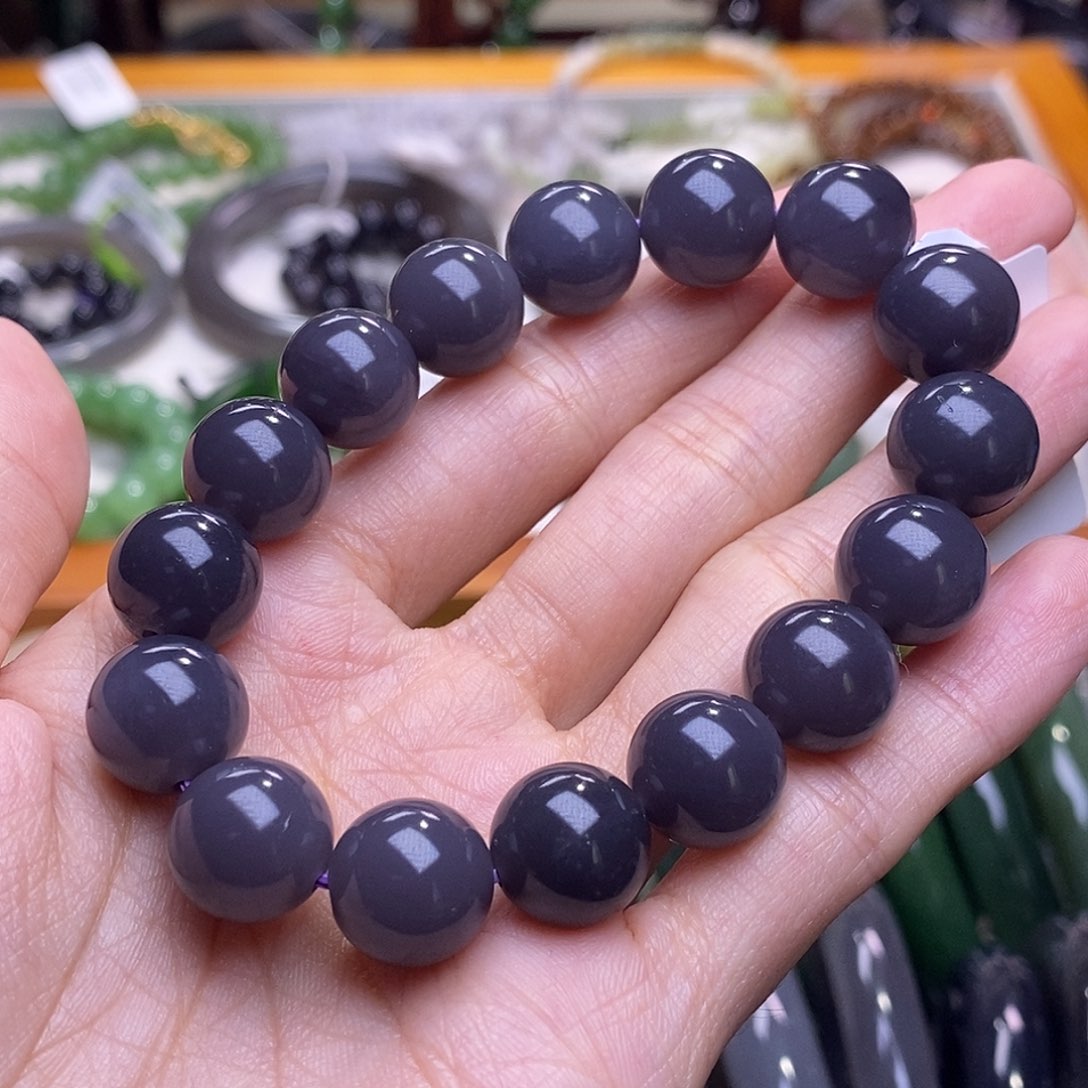颈饰未镶嵌和田玉浓烟紫手串12MM