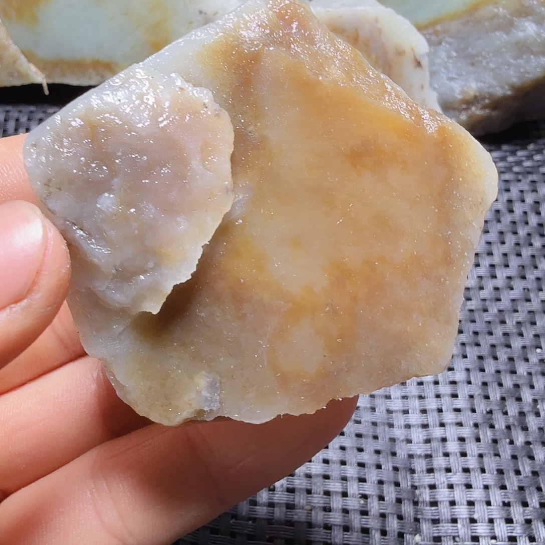 和田玉（糖玉）未镶嵌珠宝半成品