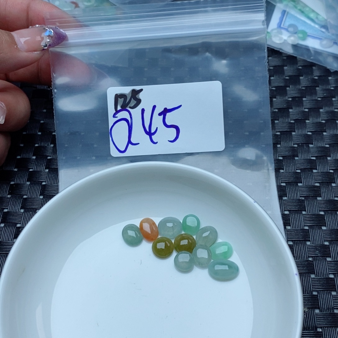 ල***Q翡翠裸石不退不换