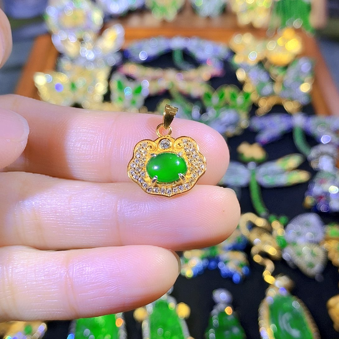 颈饰银S925镶嵌翡翠