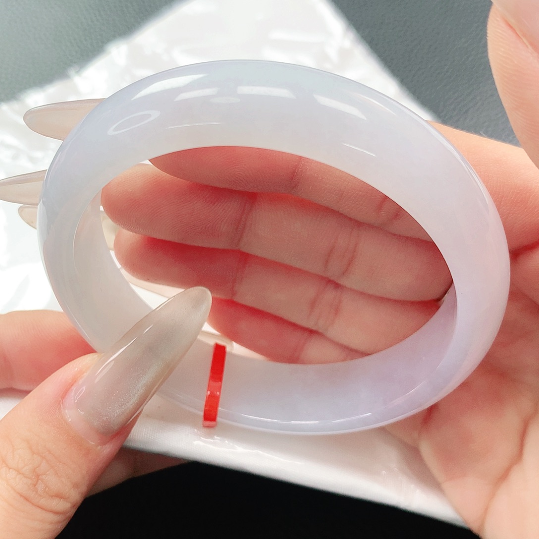 翡翠手镯未镶嵌57圈