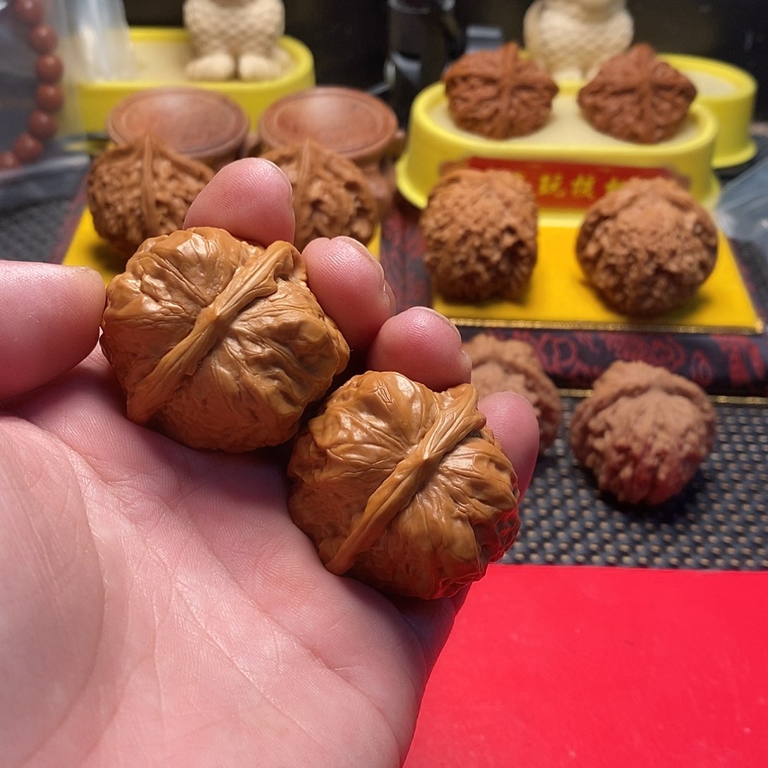 桃核把件放漏蛤蟆头