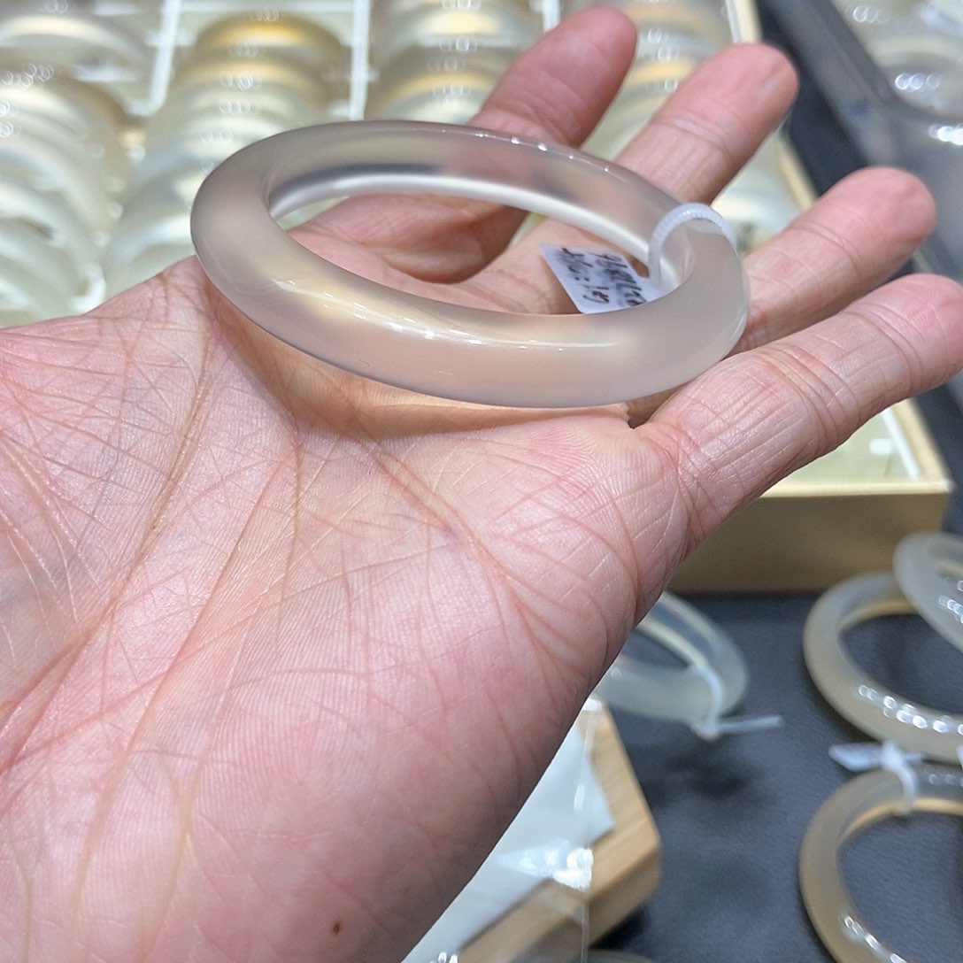 玛瑙/玉髓手镯未镶嵌觉**.033