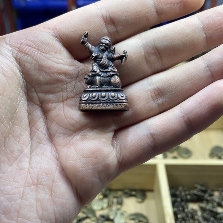 藏传紫利马愤怒莲事造像一个手工翻砂