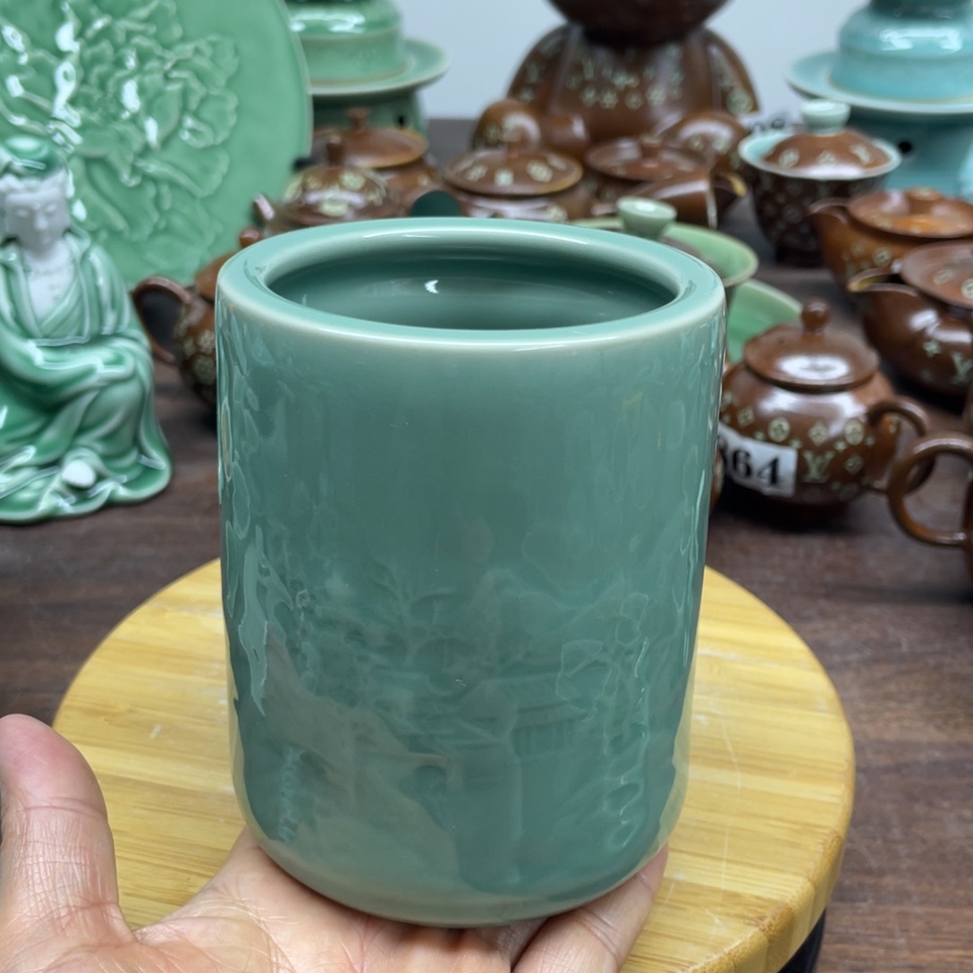 微瑕特价青瓷笔筒11*8.8