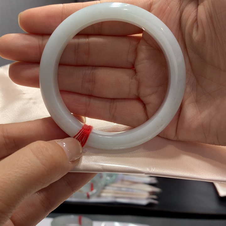 翡翠未镶嵌手镯买断