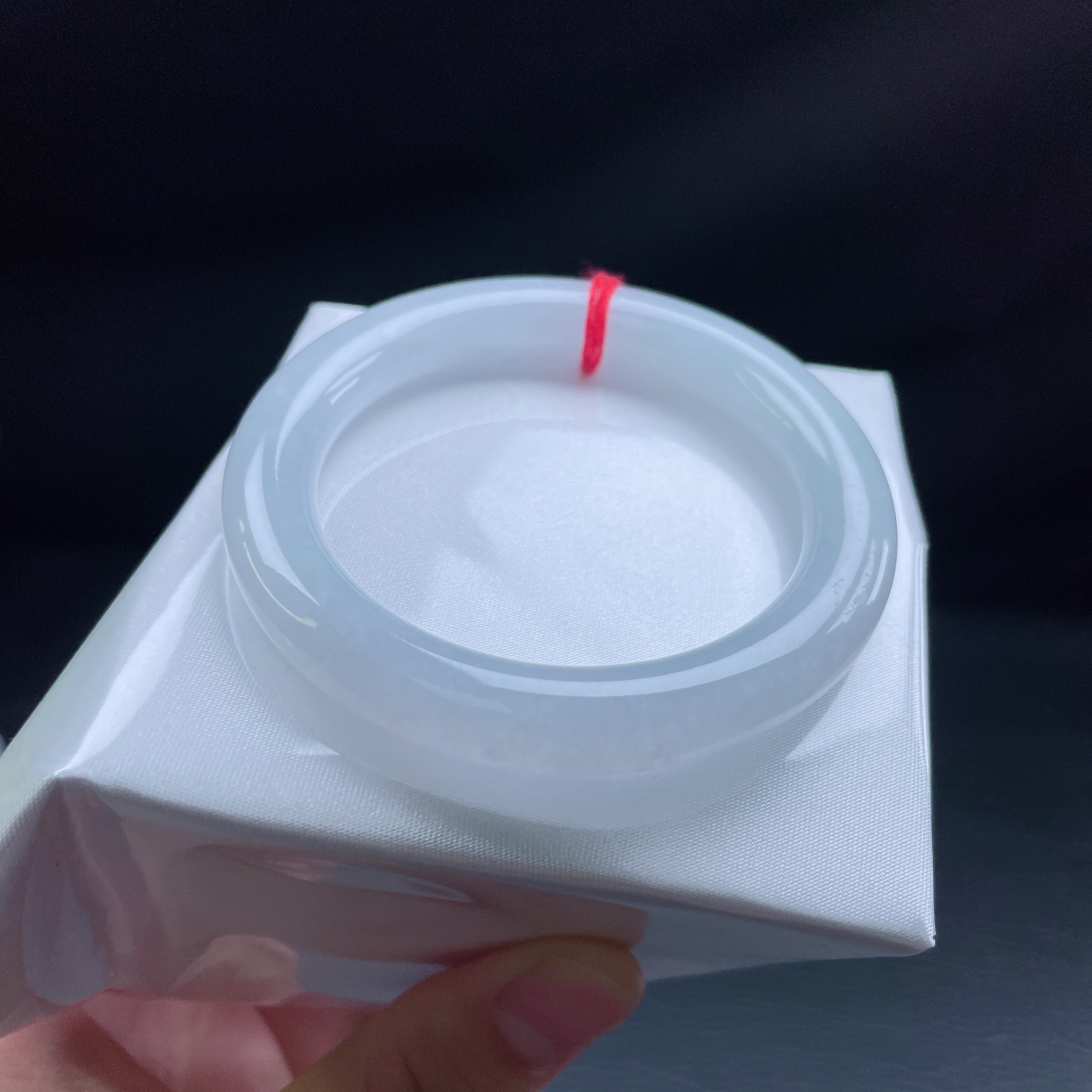 52圈冰糯白月光圆条手镯 有纹