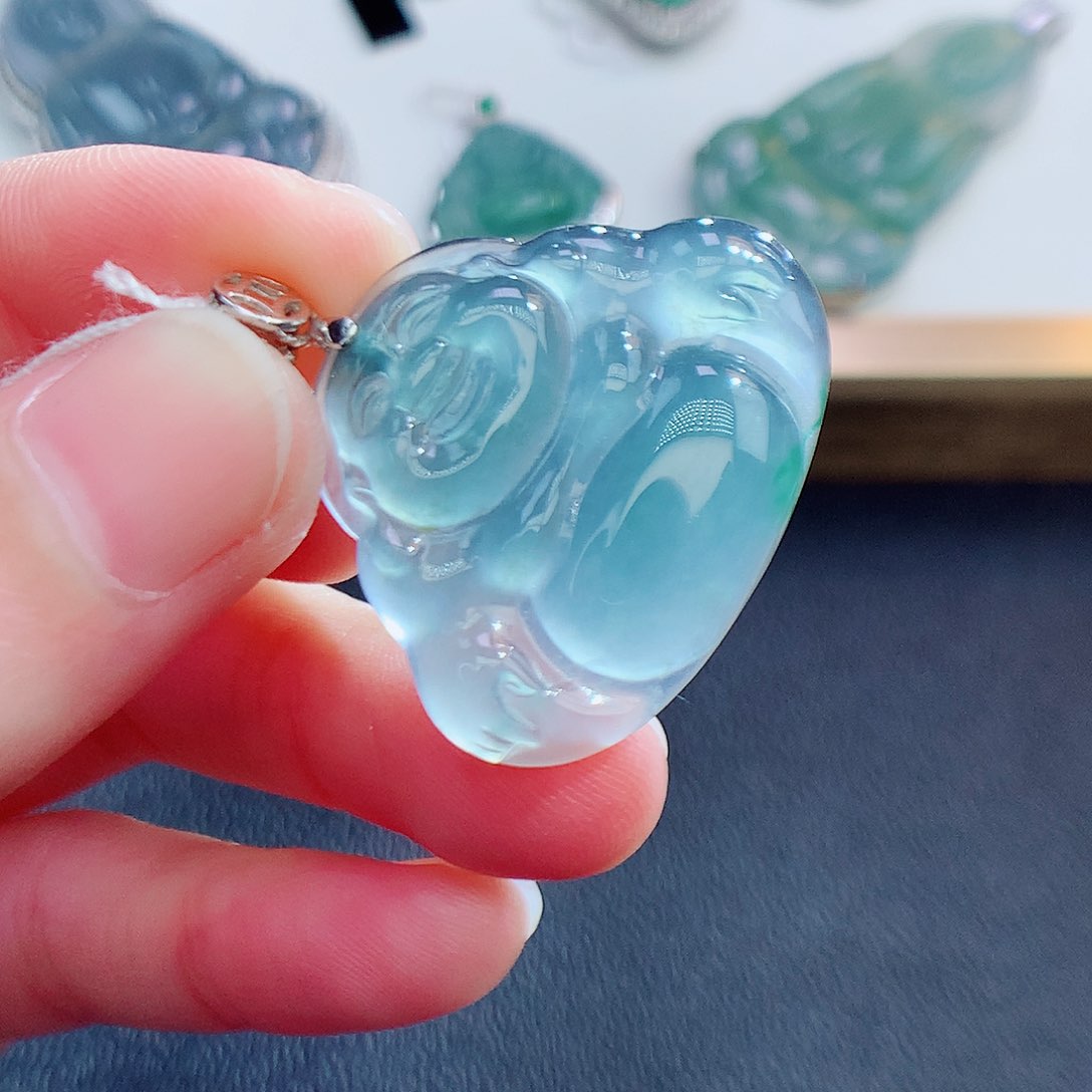 翡翠颈饰未镶嵌翡翠