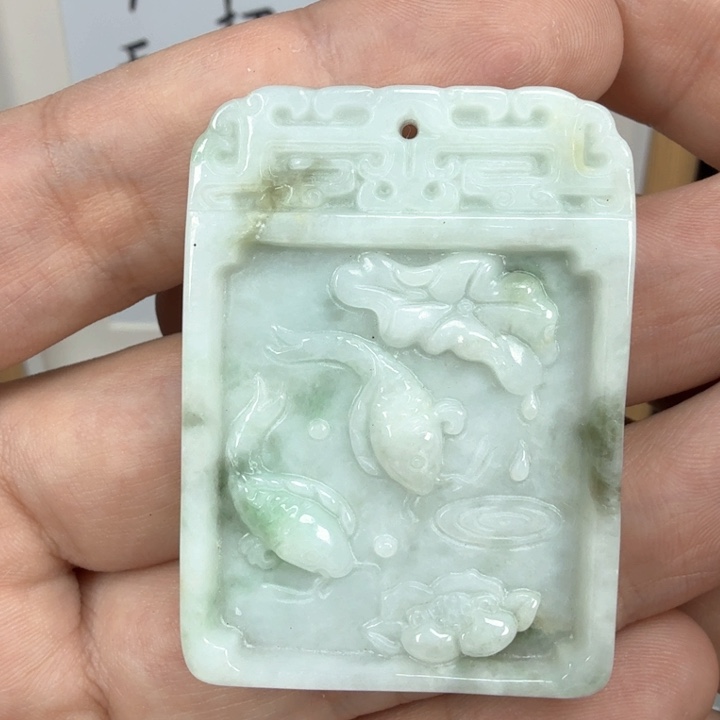 翡翠挂件未镶嵌翡翠