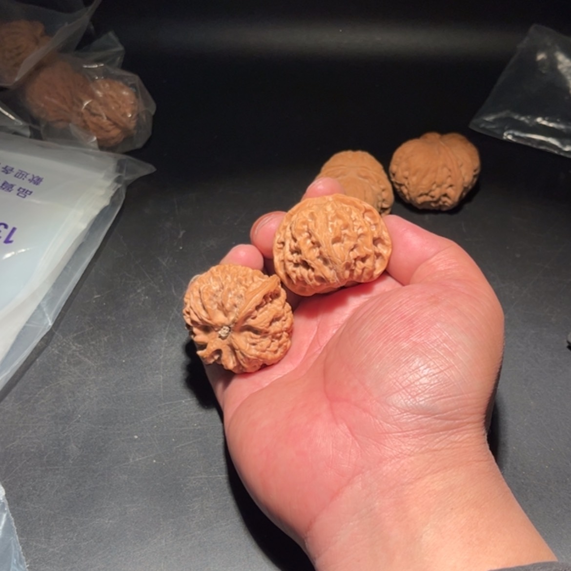 【闪购商品】@****,文玩核桃木制手把件