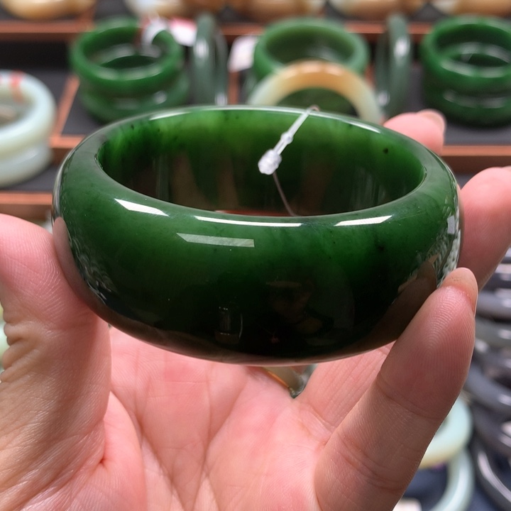 【闪购商品】未镶嵌手镯和田玉