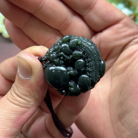 和田玉吊坠未镶嵌