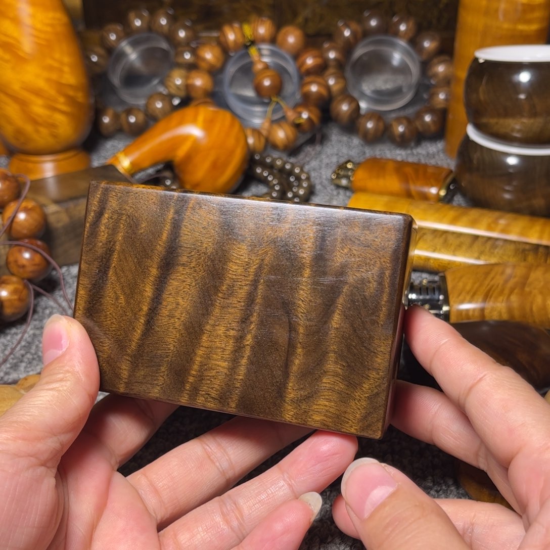 金丝楠粗烟盒小叶