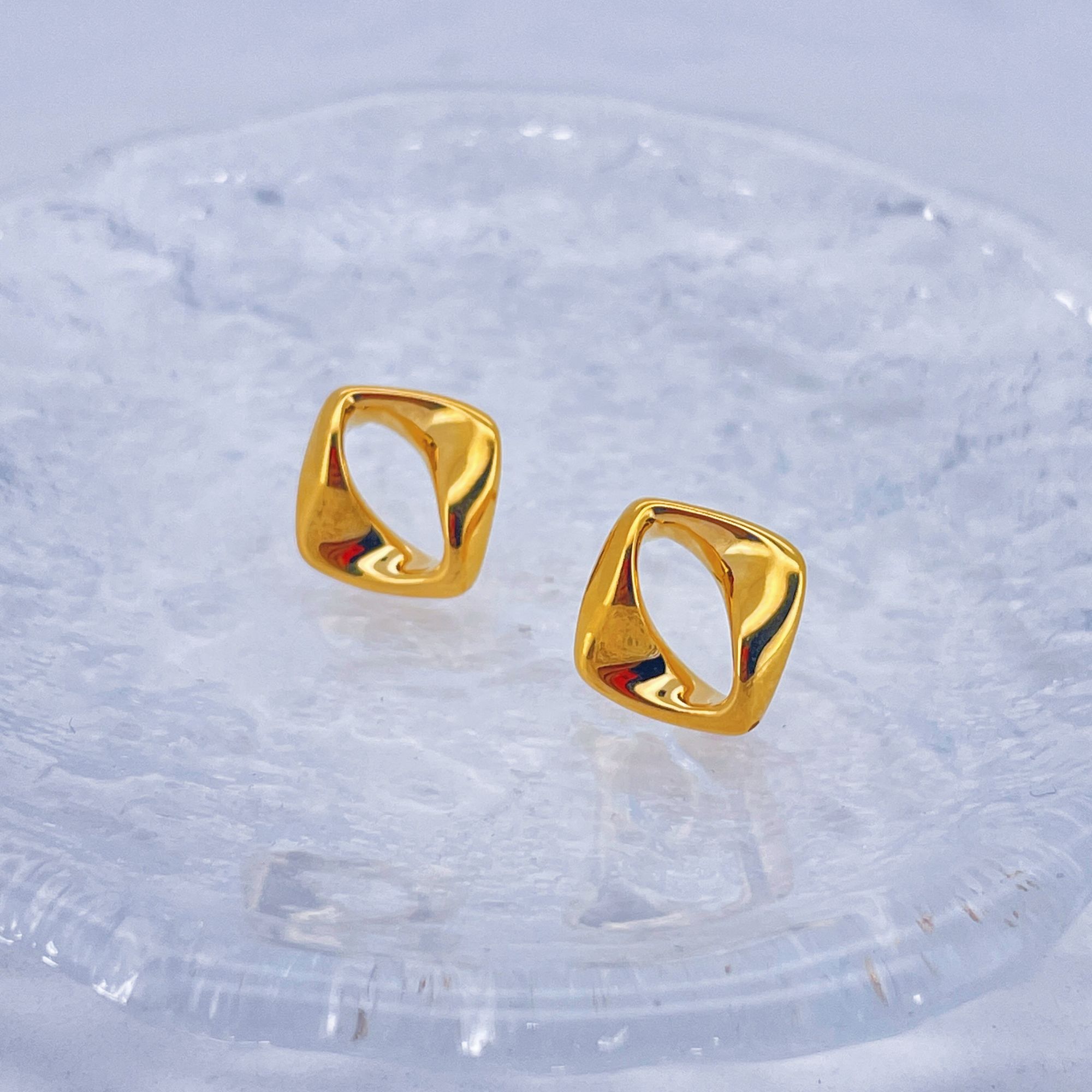 足金999 黄金小几何耳钉 2.69 2411019212