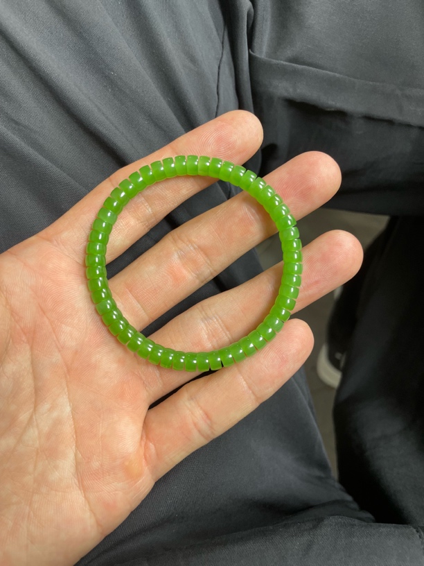 和田玉碧玉苹果绿药片手串乌兰乌德高色乌兰海俄料直切手链珠金钻