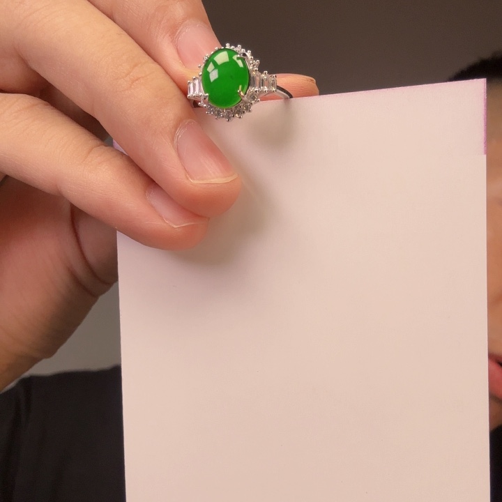 颈饰未镶嵌翡翠一件