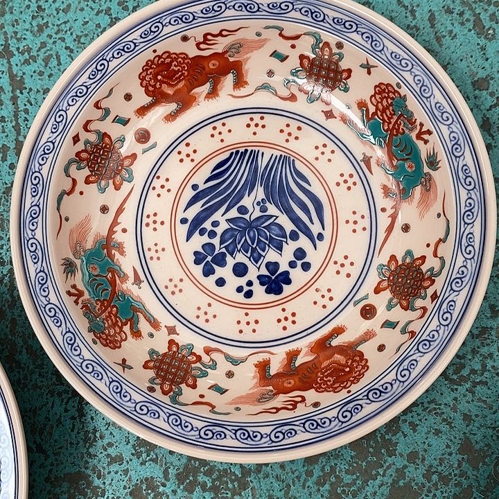 摆件陶红稀土斗彩狮子盘