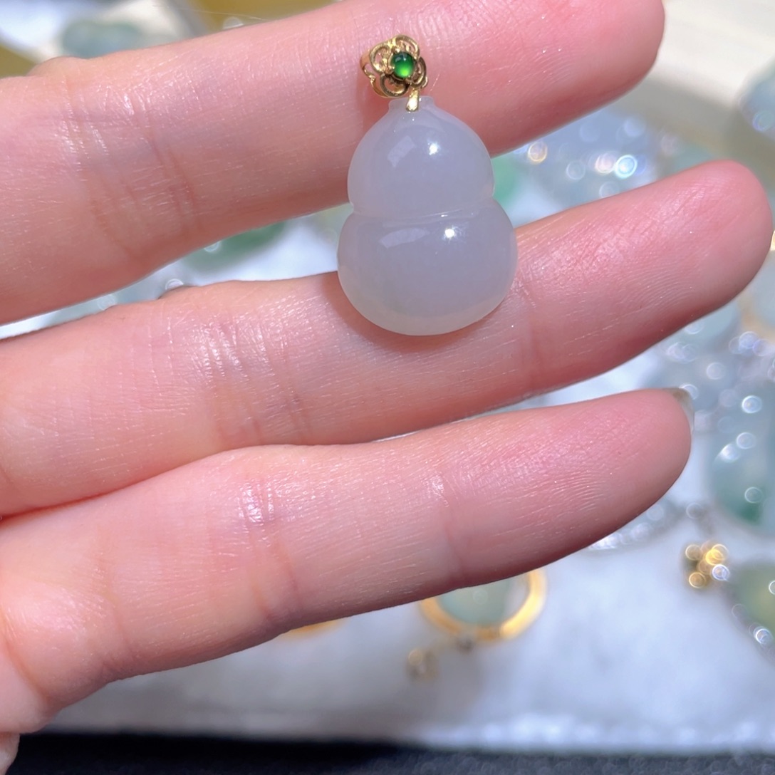 翡翠颈饰18K金镶嵌翡翠