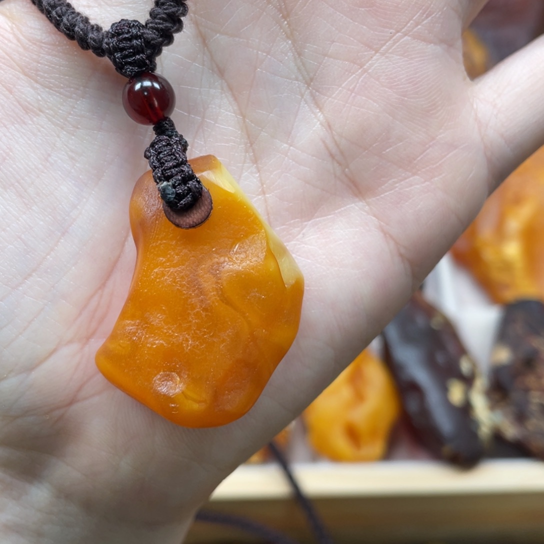 琥珀珠宝奇石未镶嵌