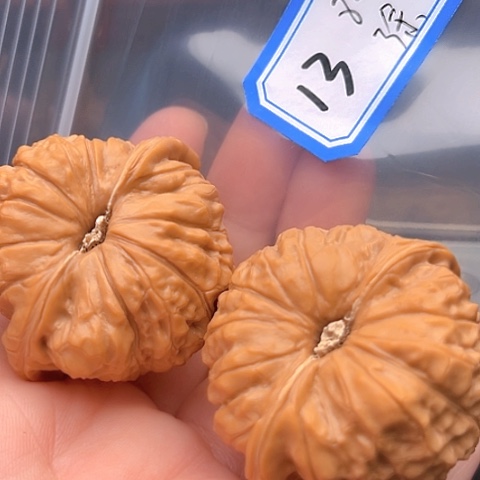 文玩核桃吊坠凃***鱼南瓜