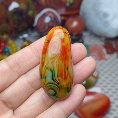 未镶嵌玛瑙/玉髓珠宝奇石?****?打孔不退不换