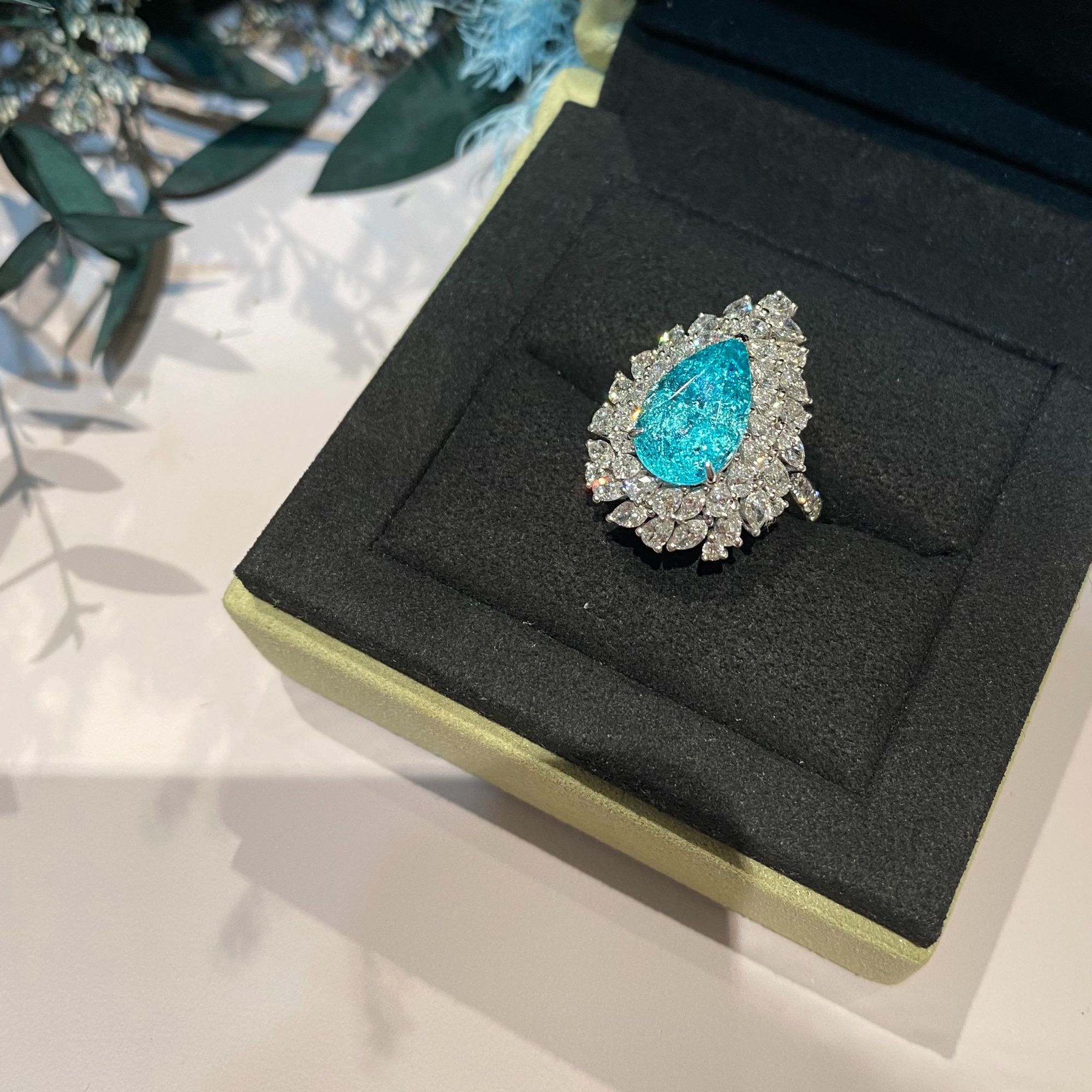 实验室培育钻石铂金钇铝榴石戒指帕拉伊巴色【主石：5.825ct】