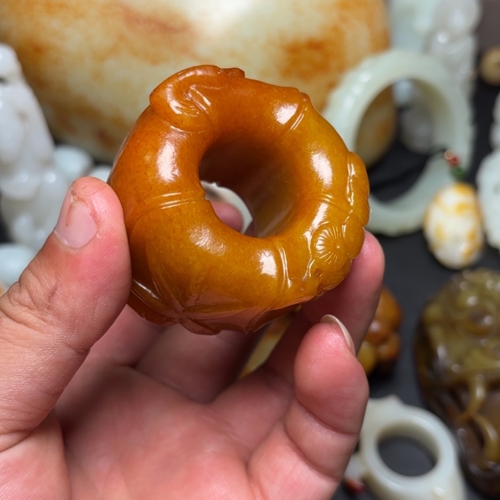 茶***缘和田玉未镶嵌挂件