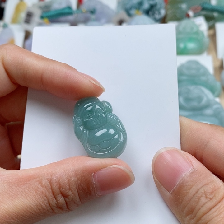 翡翠颈饰未镶嵌财神