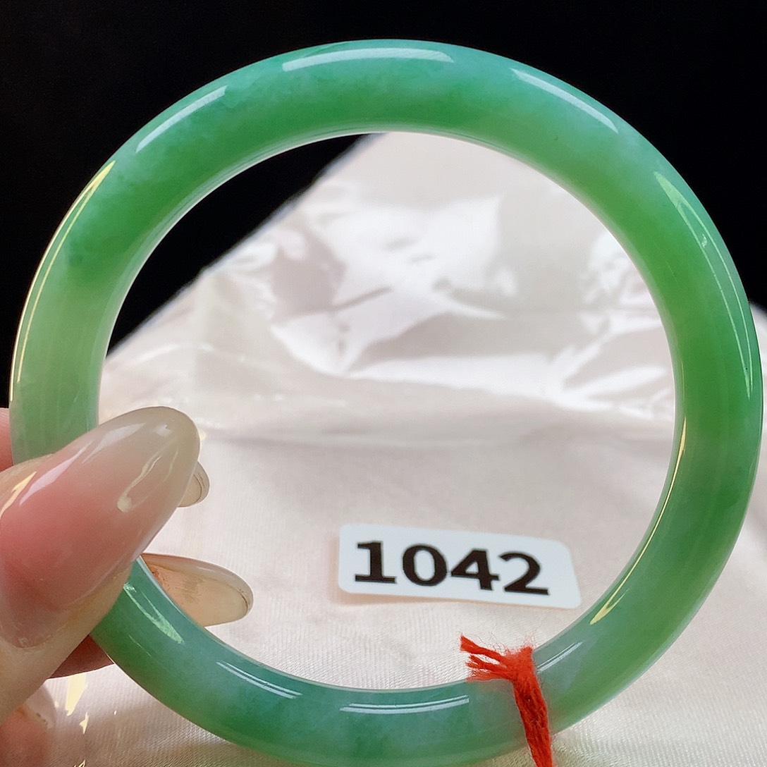 翡翠手镯未镶嵌天然翡翠8012