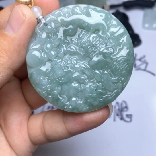 翡翠未镶嵌颈饰翡翠