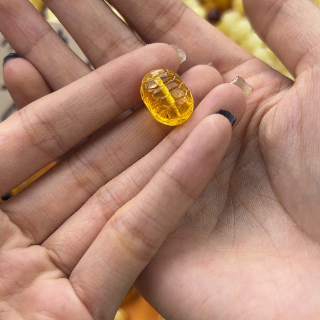 琥珀珠宝奇石未镶嵌