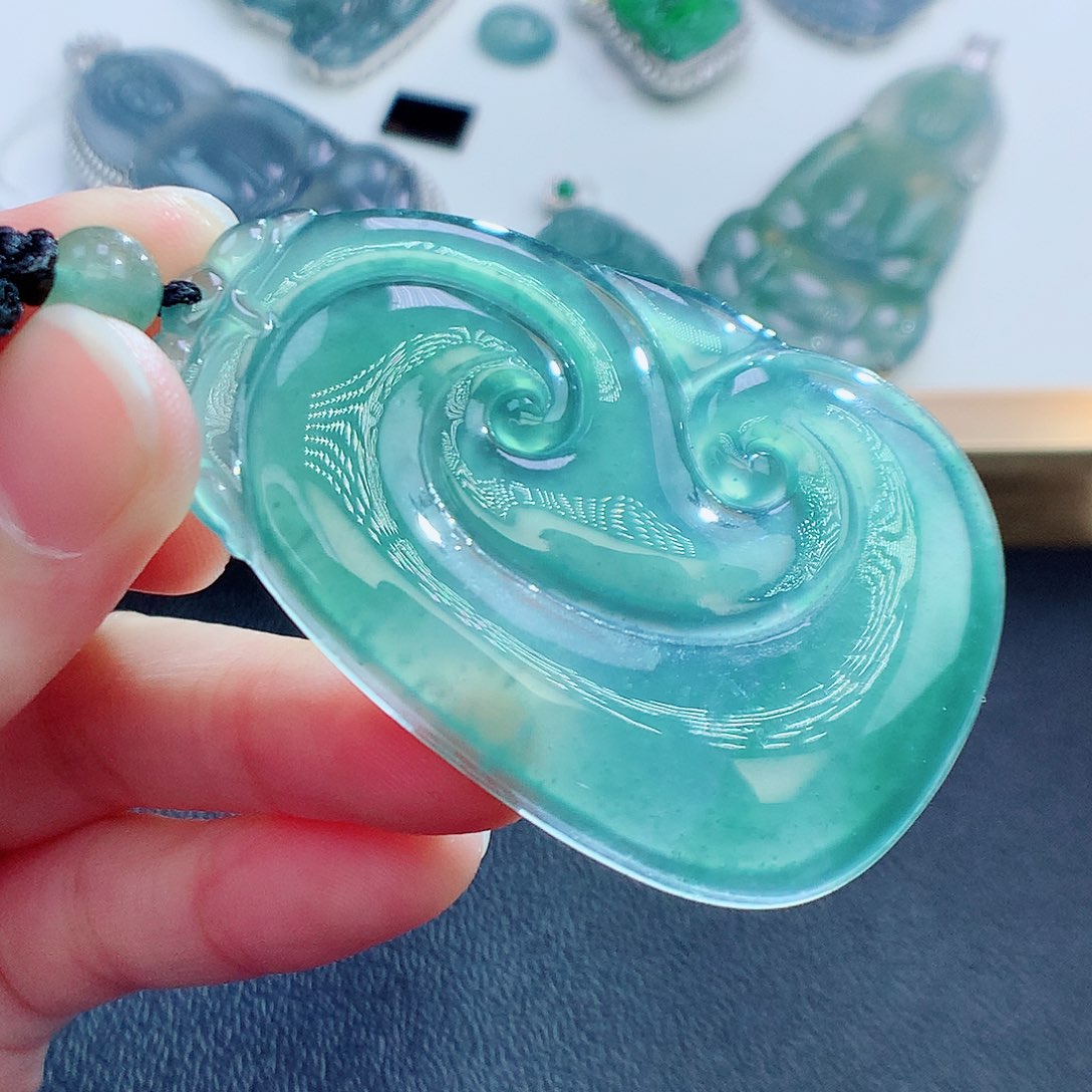 翡翠颈饰未镶嵌翡翠