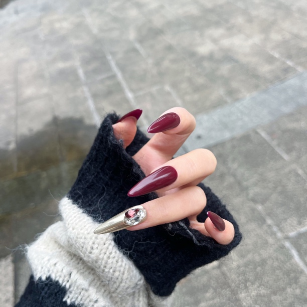 新年新款显白自调色百搭爆款手工穿戴甲美甲秋冬高级感紫色