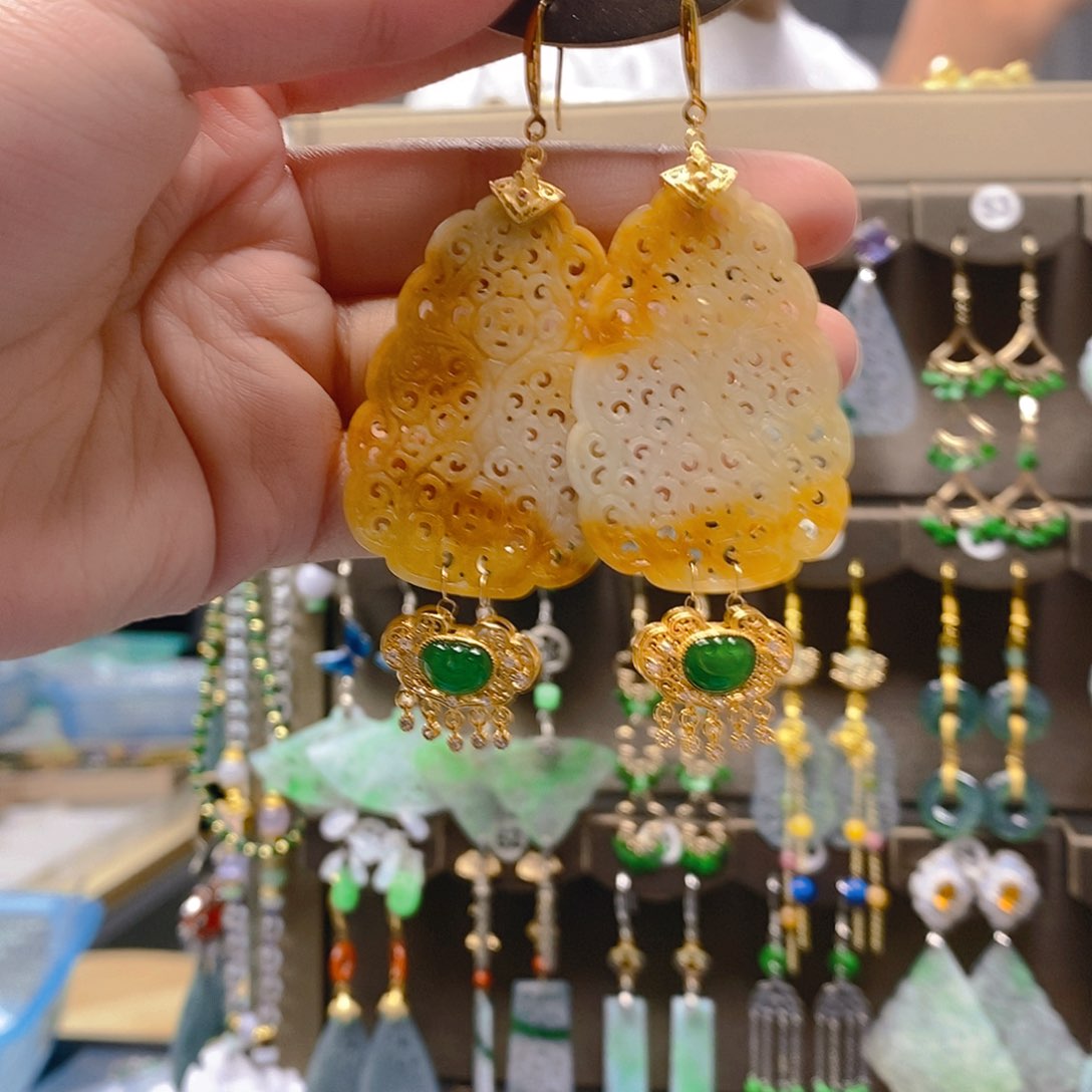 未镶嵌翡翠耳饰翡翠