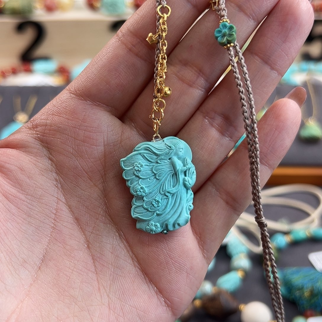 绿松石18K金镶嵌毛衣链蝴蝶仙子毛衣链