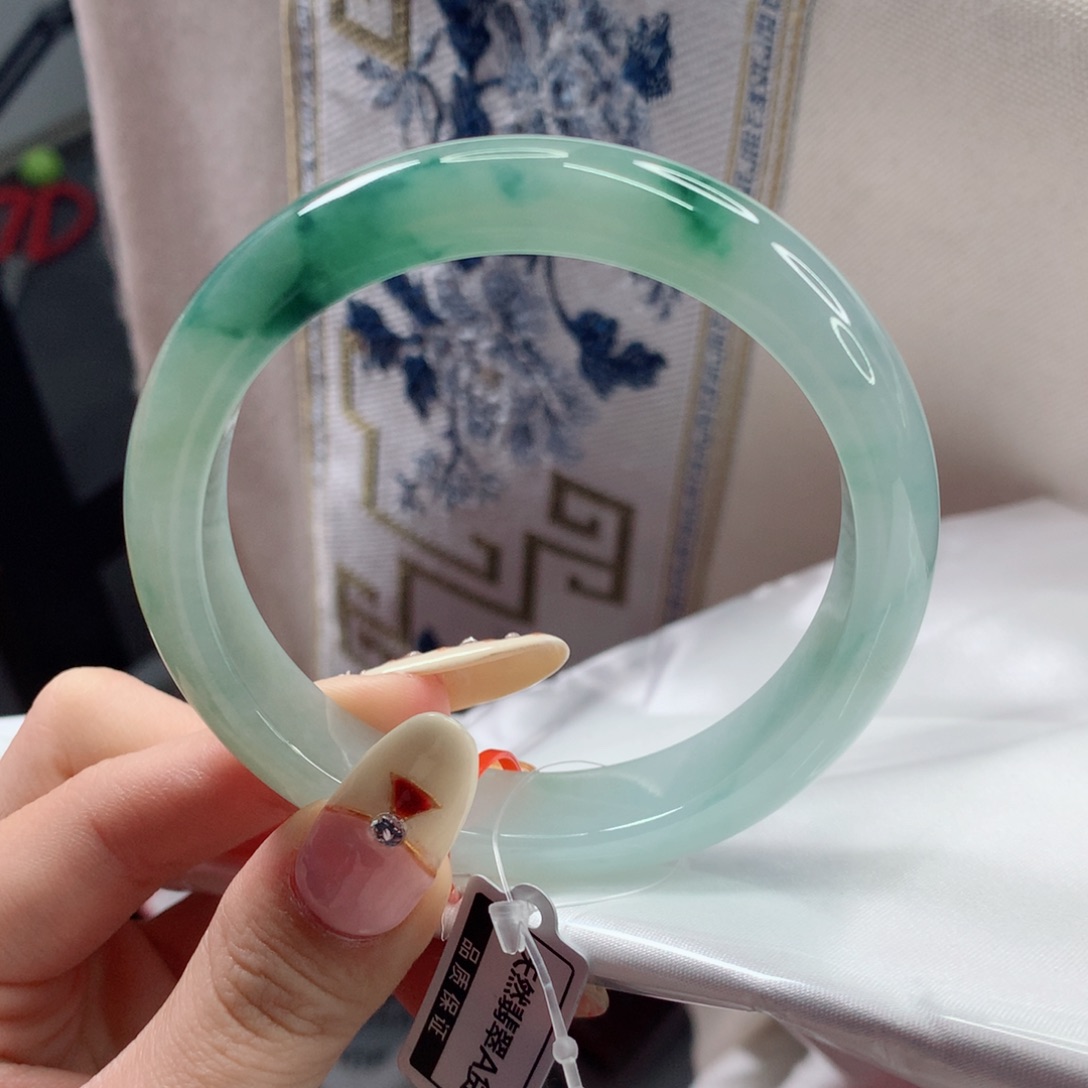 翡翠手镯未镶嵌58.8圈口