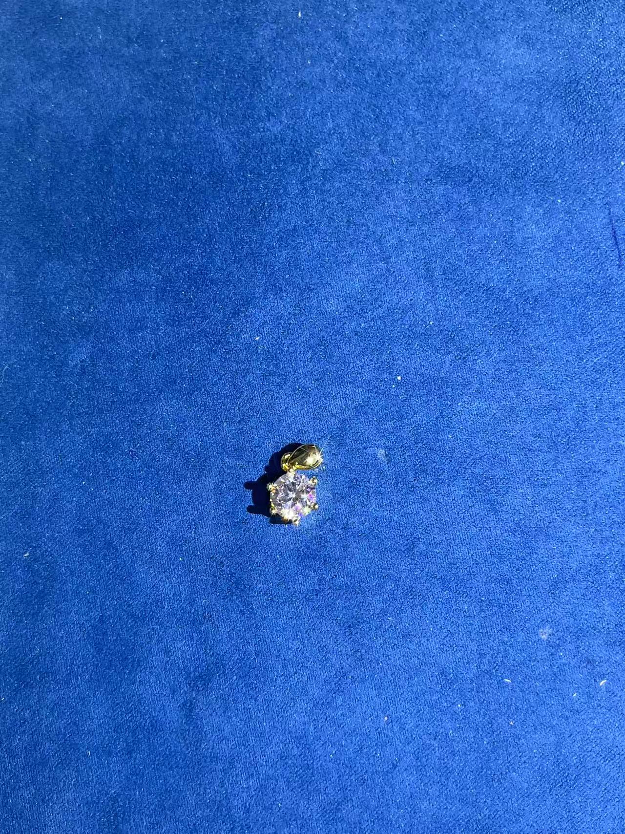 a1929黄色小六爪吊坠多样性发货