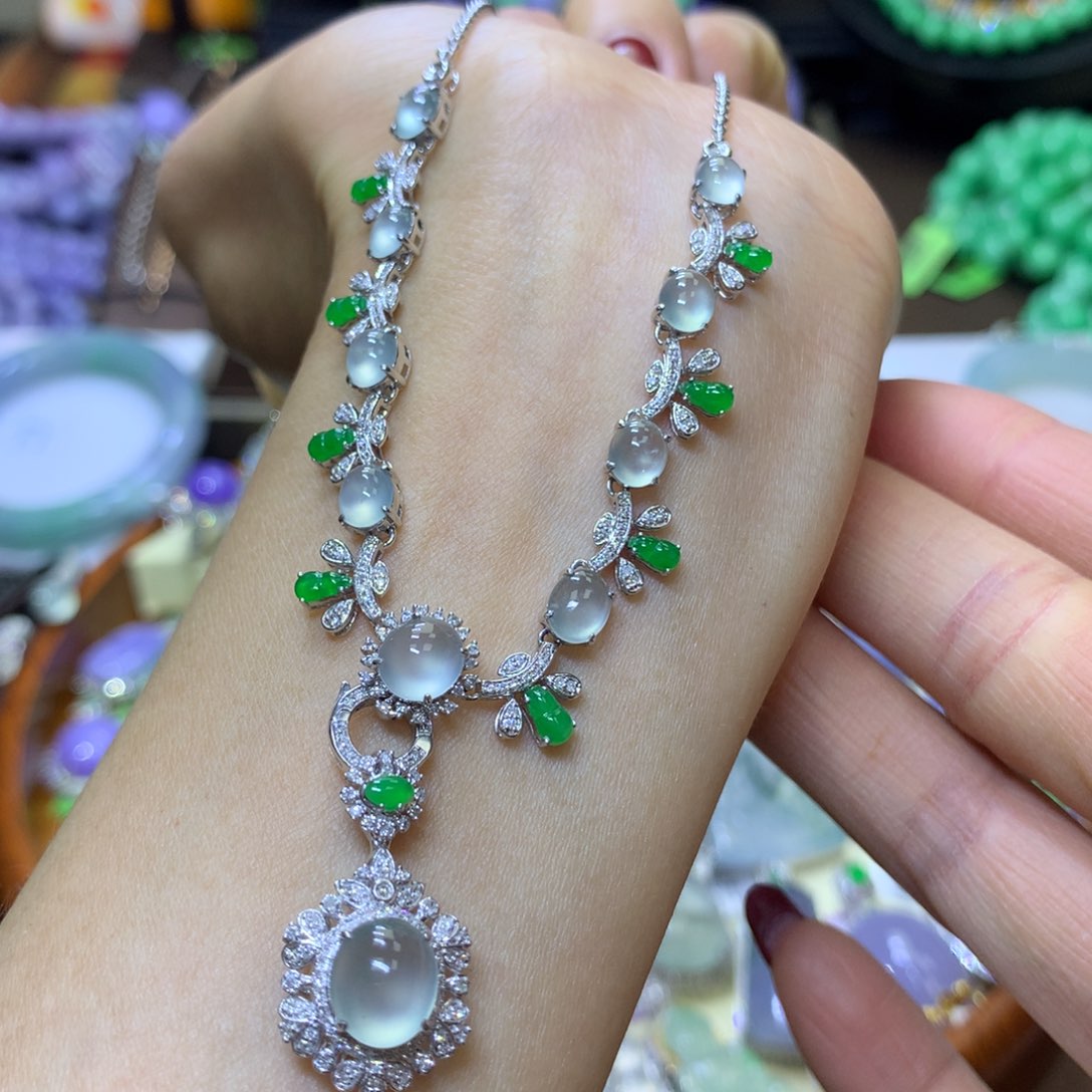 【闪购商品】翡翠颈饰18K金镶嵌翡翠