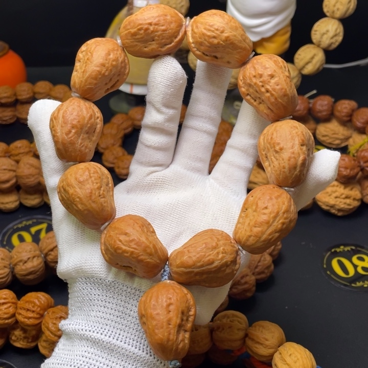 春***行手串文玩核桃白菜