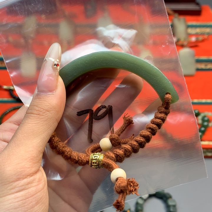 和田玉（糖玉）颈饰未镶嵌直**毒